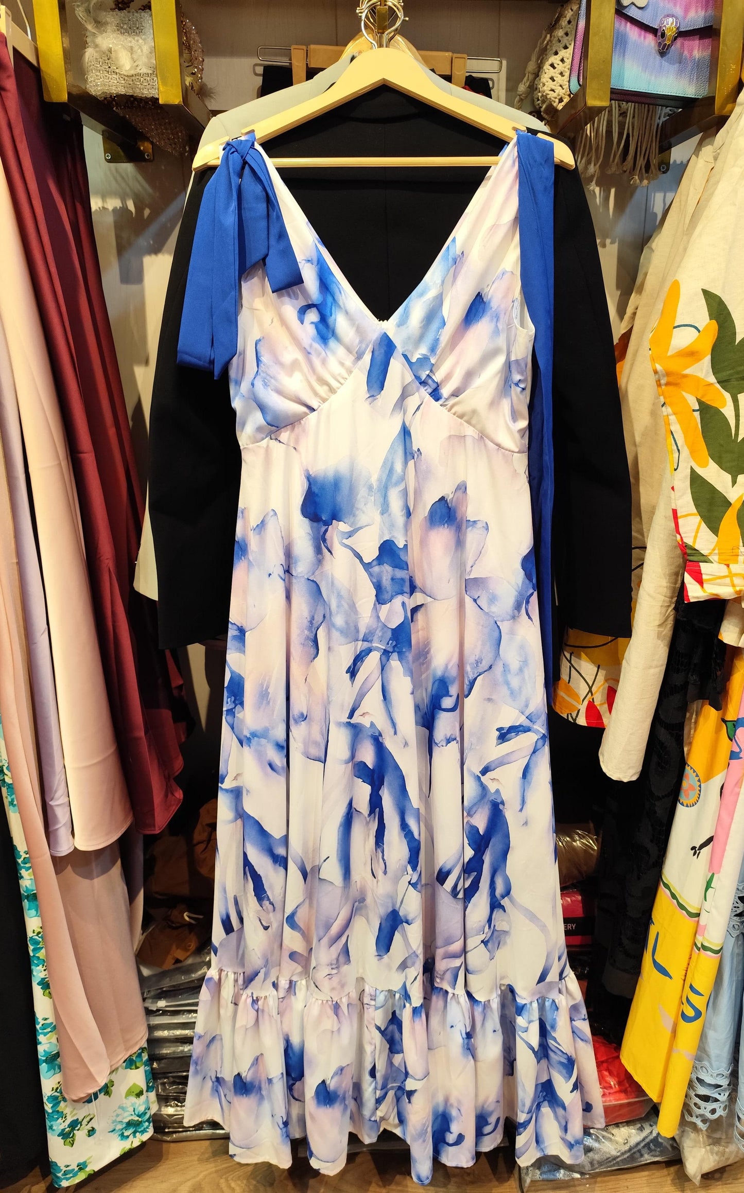 Beautiful Sleeveless Floral Dress BC099