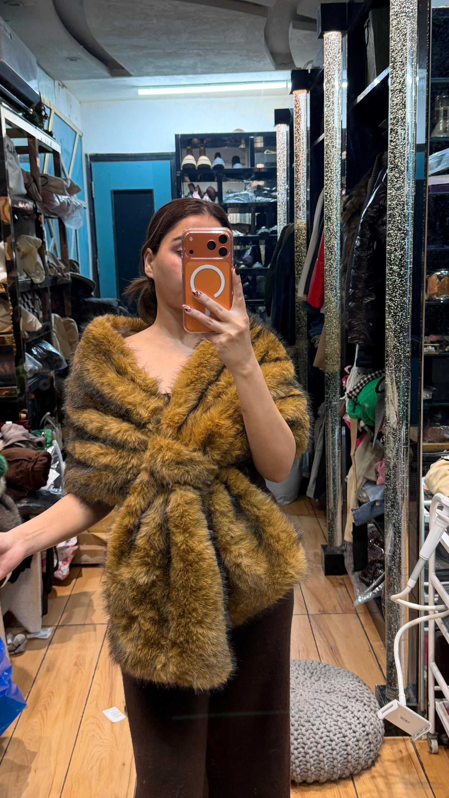 FAUX FUR CAPE BC185