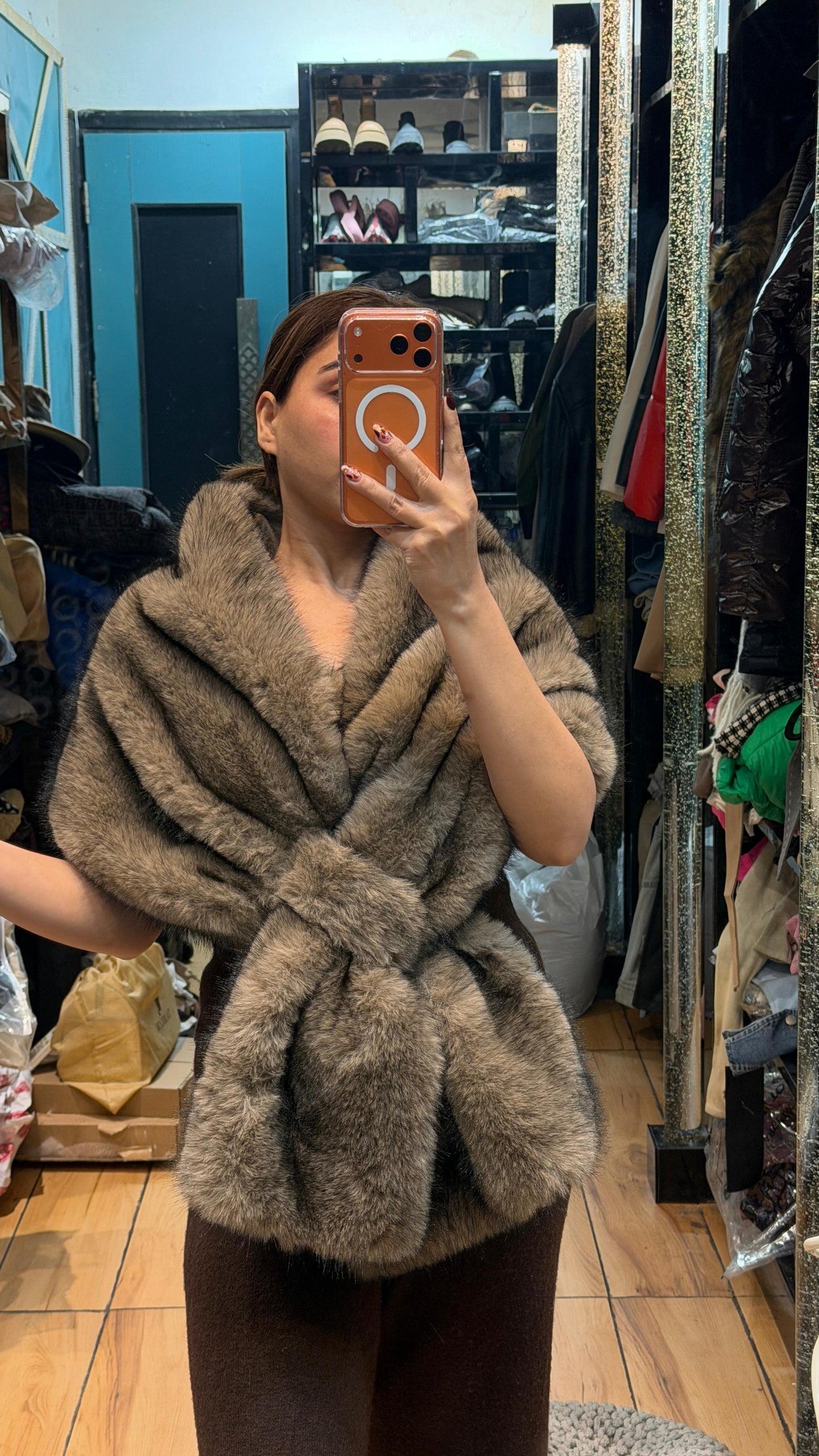 FAUX FUR CAPE BC185